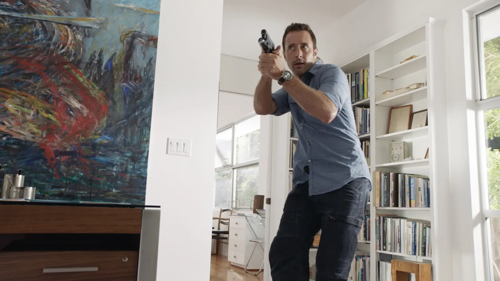 Hawaii Five-0 S7E04 The Fire of Kamaile Rises in Triumph 대표 장면